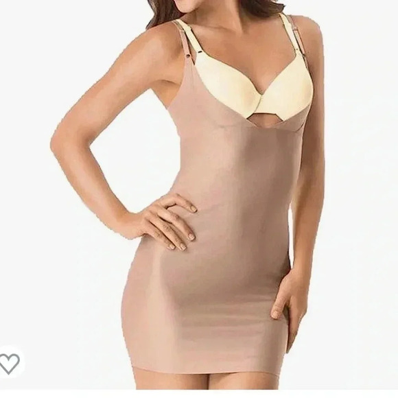 Warner’s Simply Perfect Shaping Slip - Picture 1 of 7